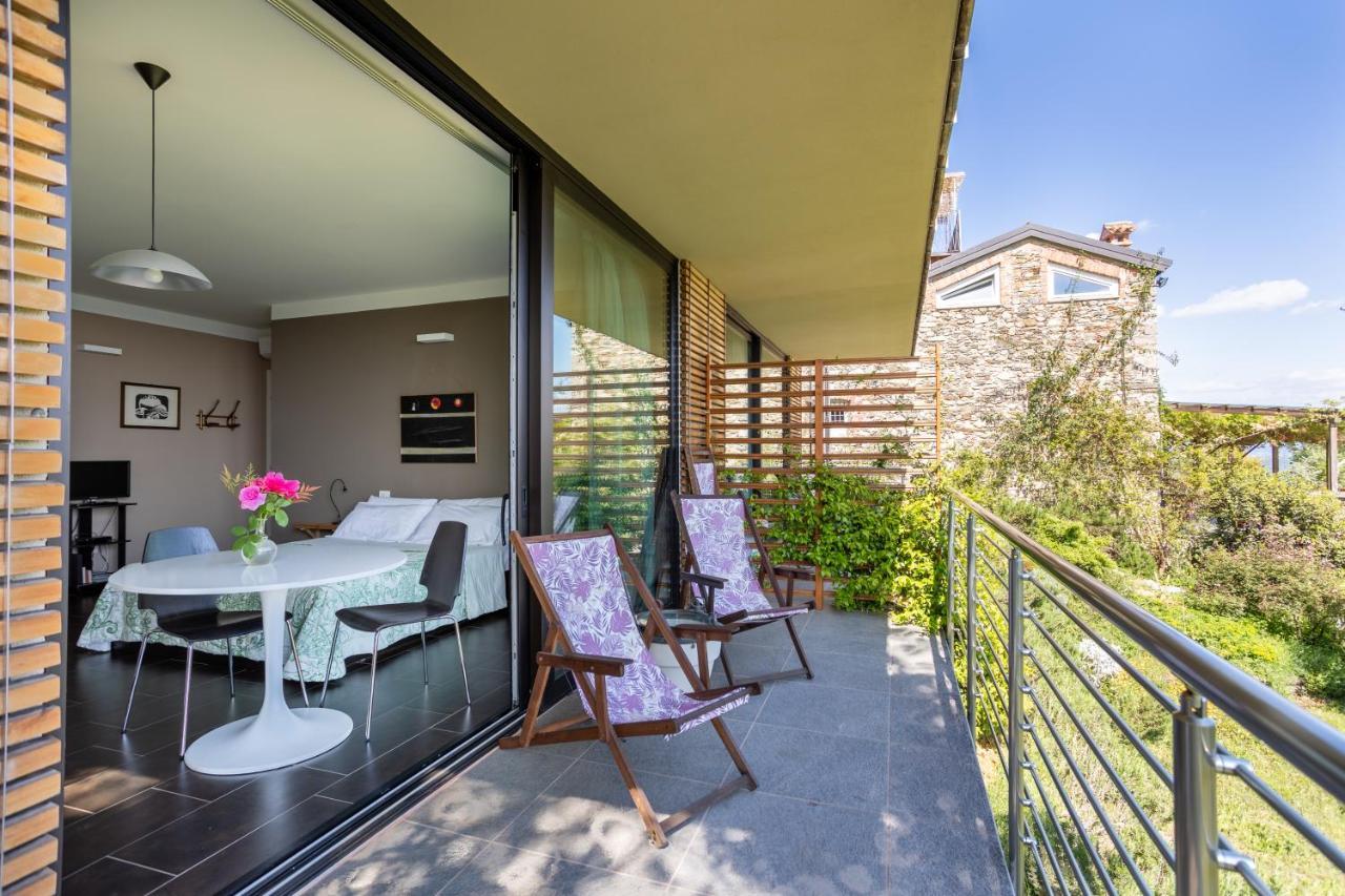 La Torretta Studios & Suite Lesa Exteriör bild